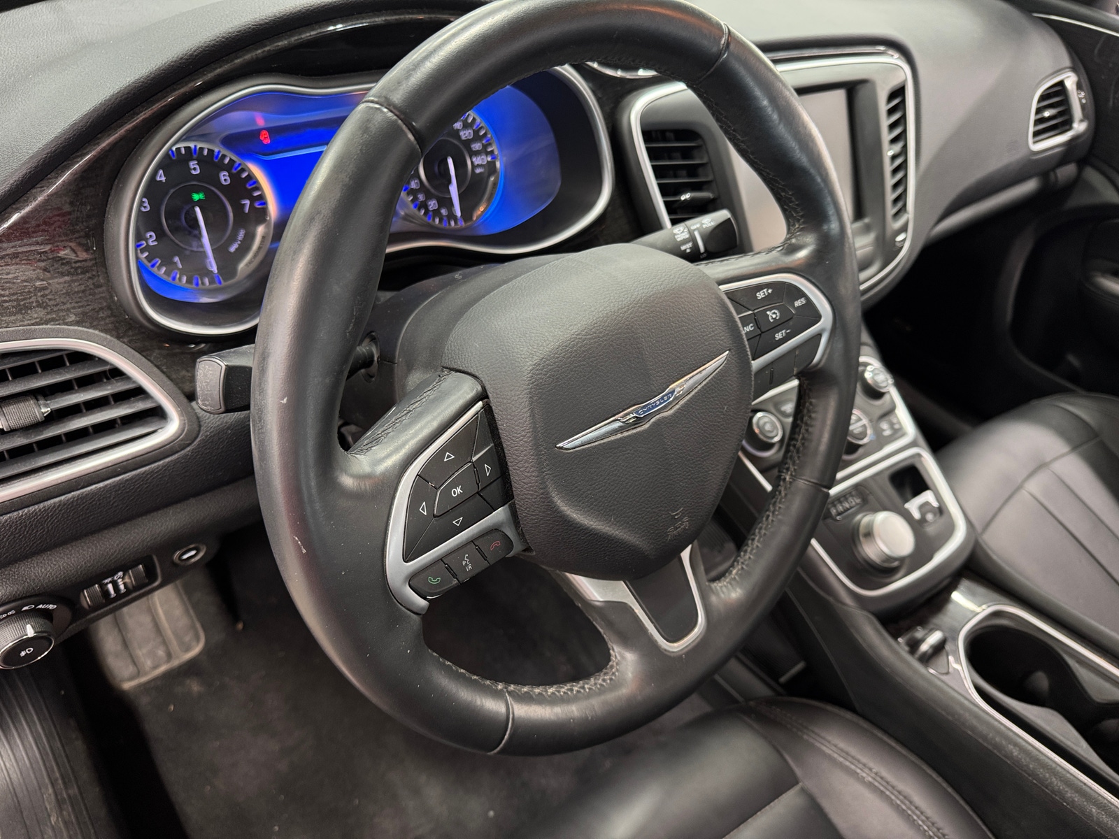 Thumbnail: 2015 Chrysler 200 - 2