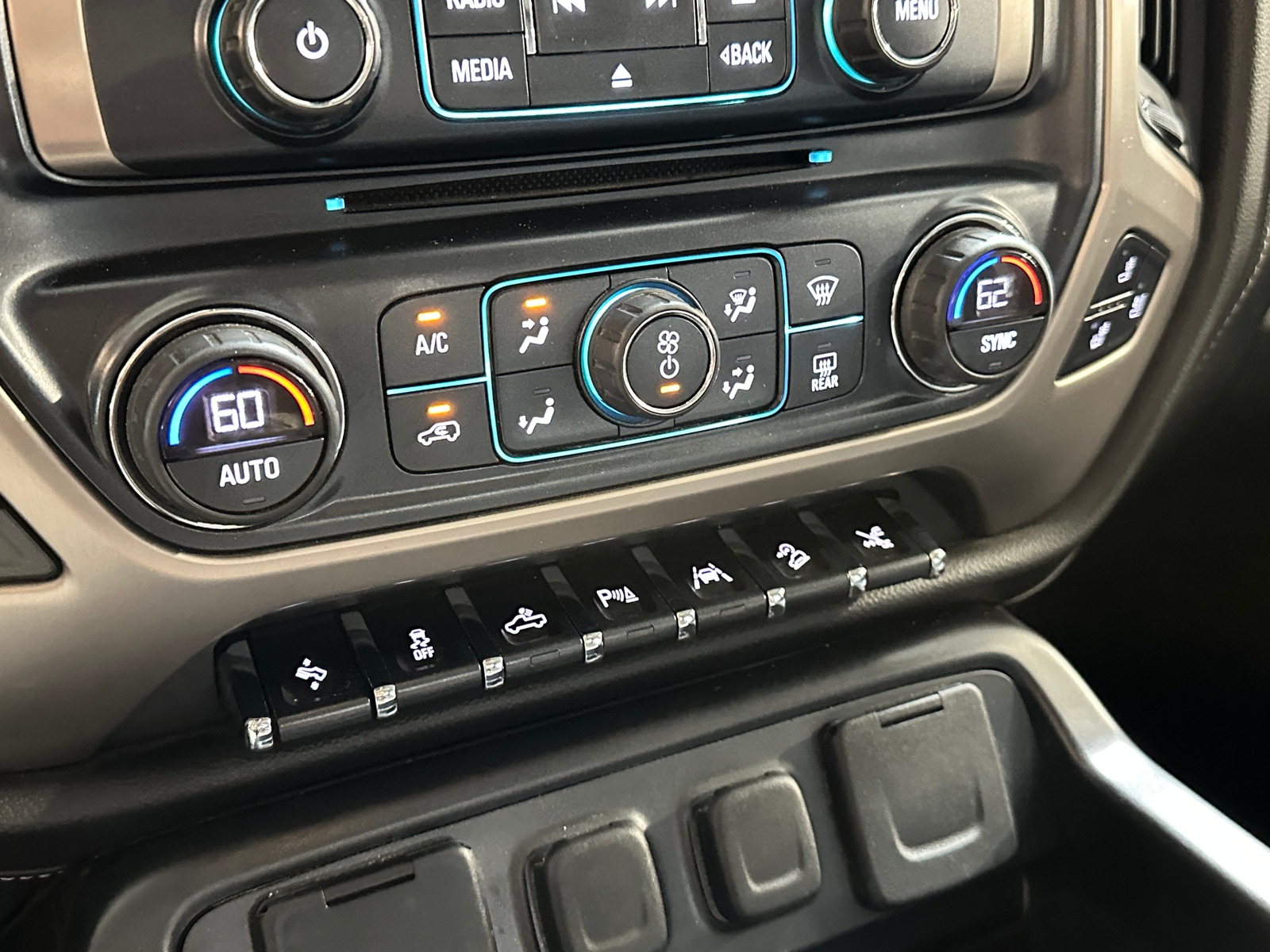 Thumbnail: 2017 GMC Sierra 1500 - 3