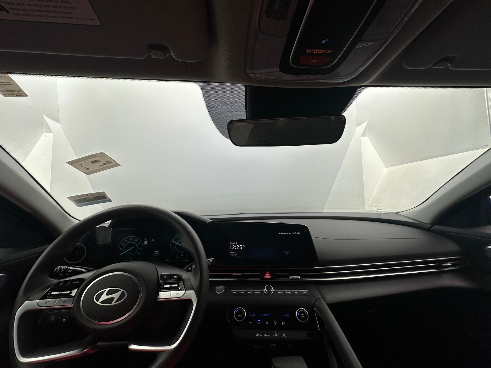 Thumbnail: 2024 Hyundai Elantra - 3