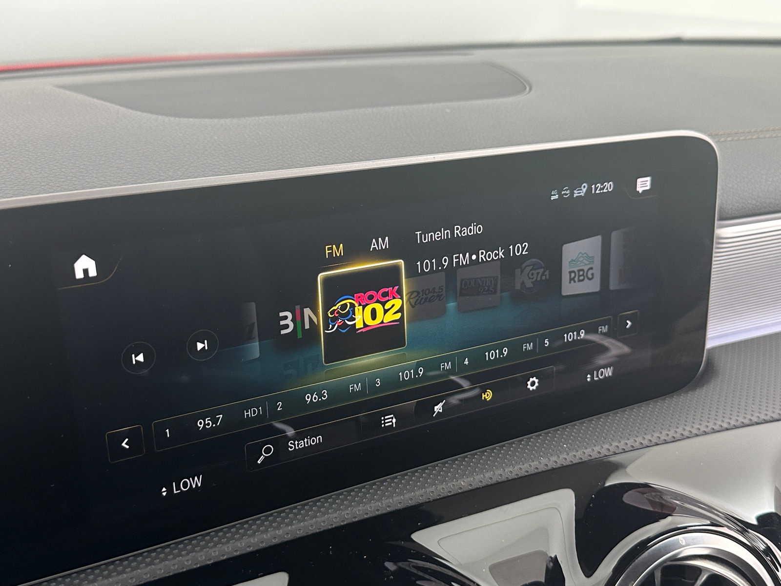 Thumbnail: 2020 Mercedes-Benz CLA - 2
