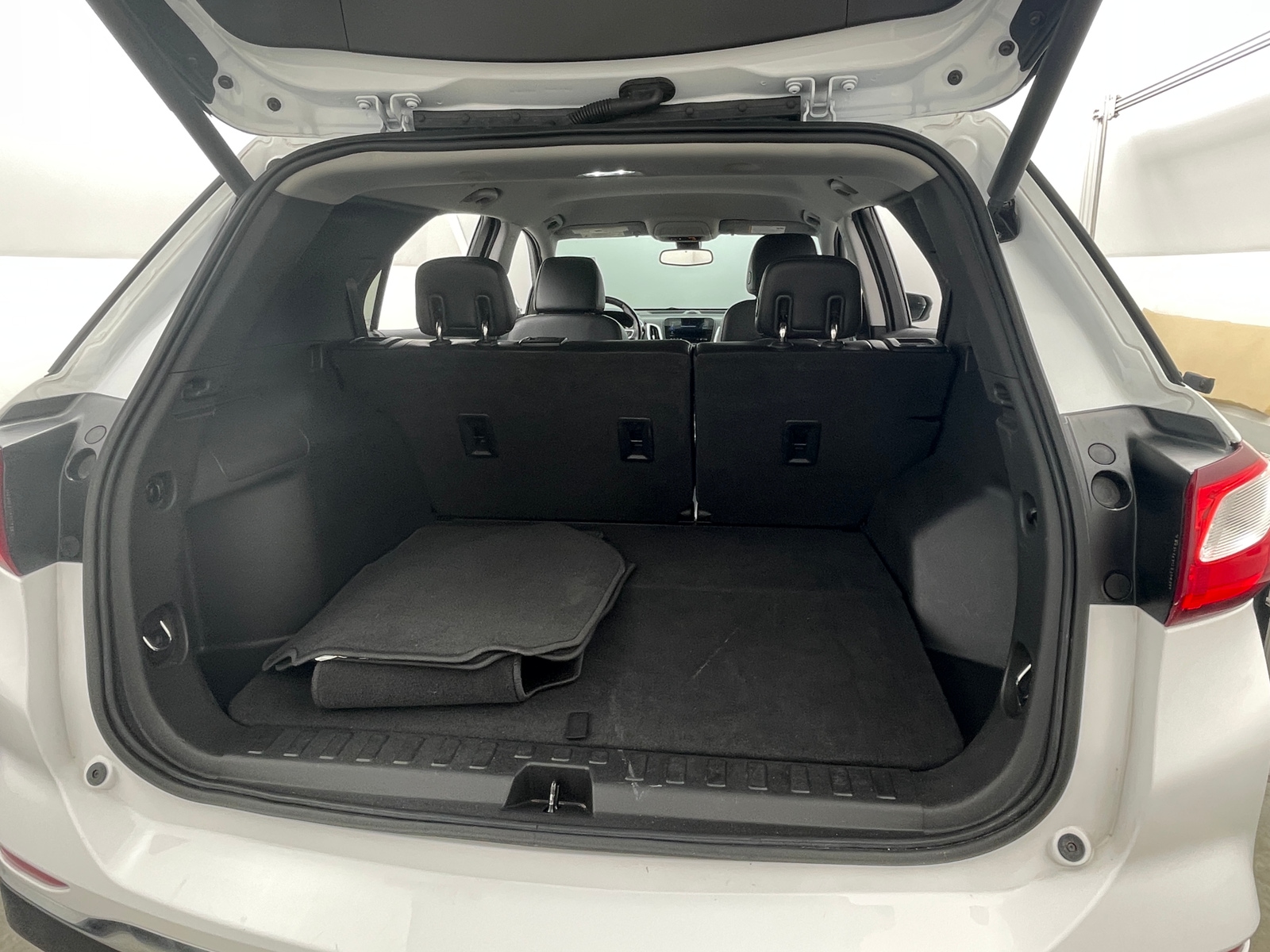 Thumbnail: 2020 Chevrolet Equinox - 6