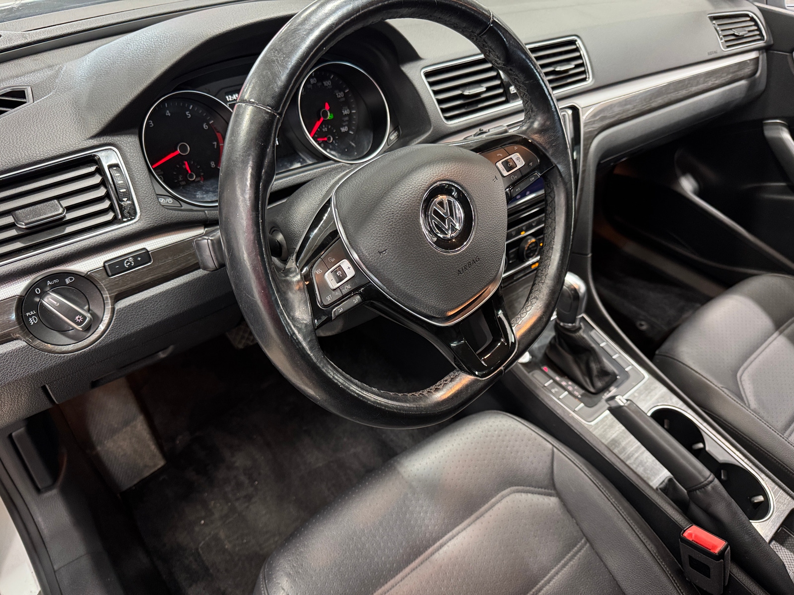 Thumbnail: 2018 Volkswagen Passat - 2