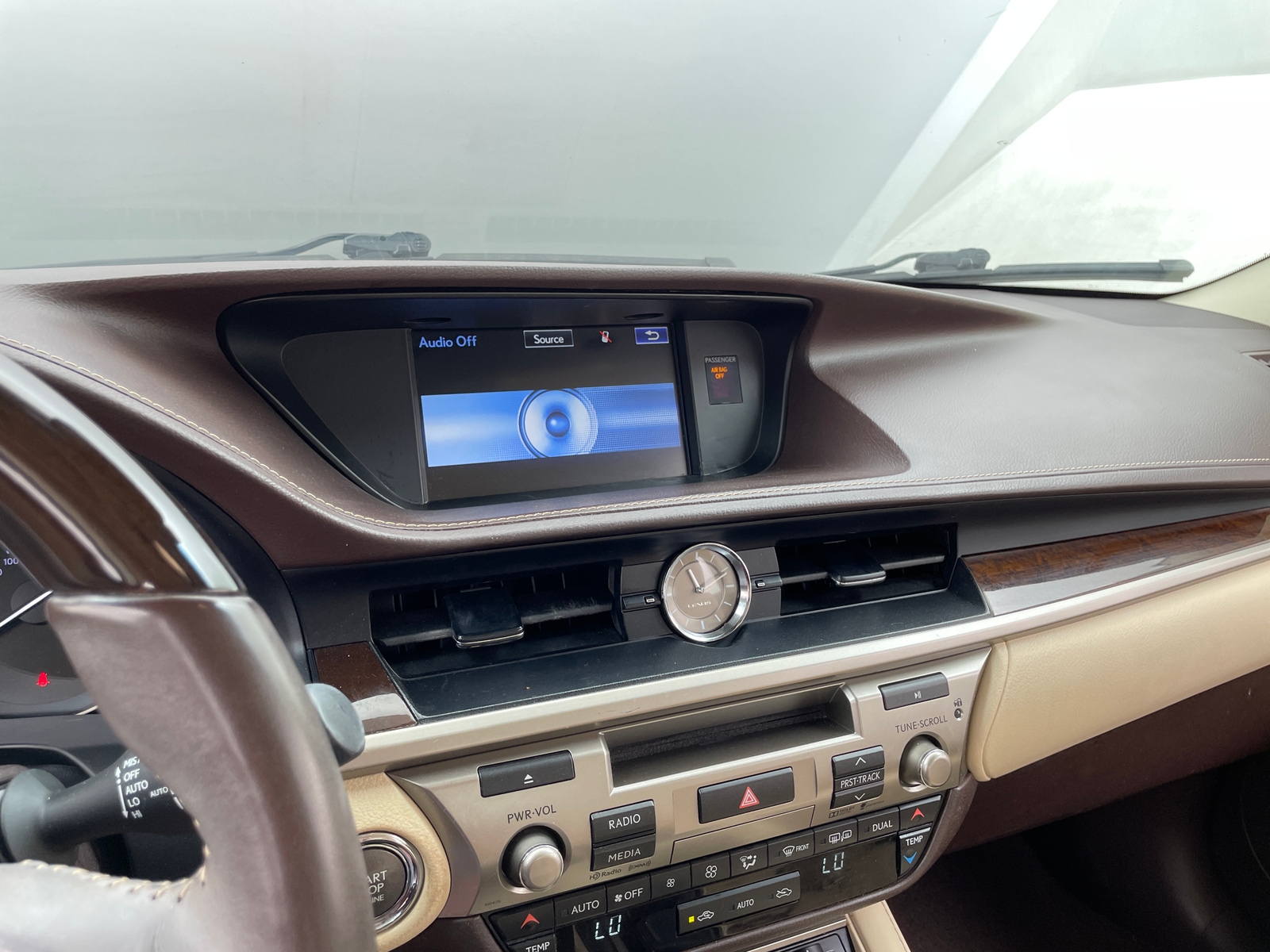 Thumbnail: 2016 Lexus ES - 3
