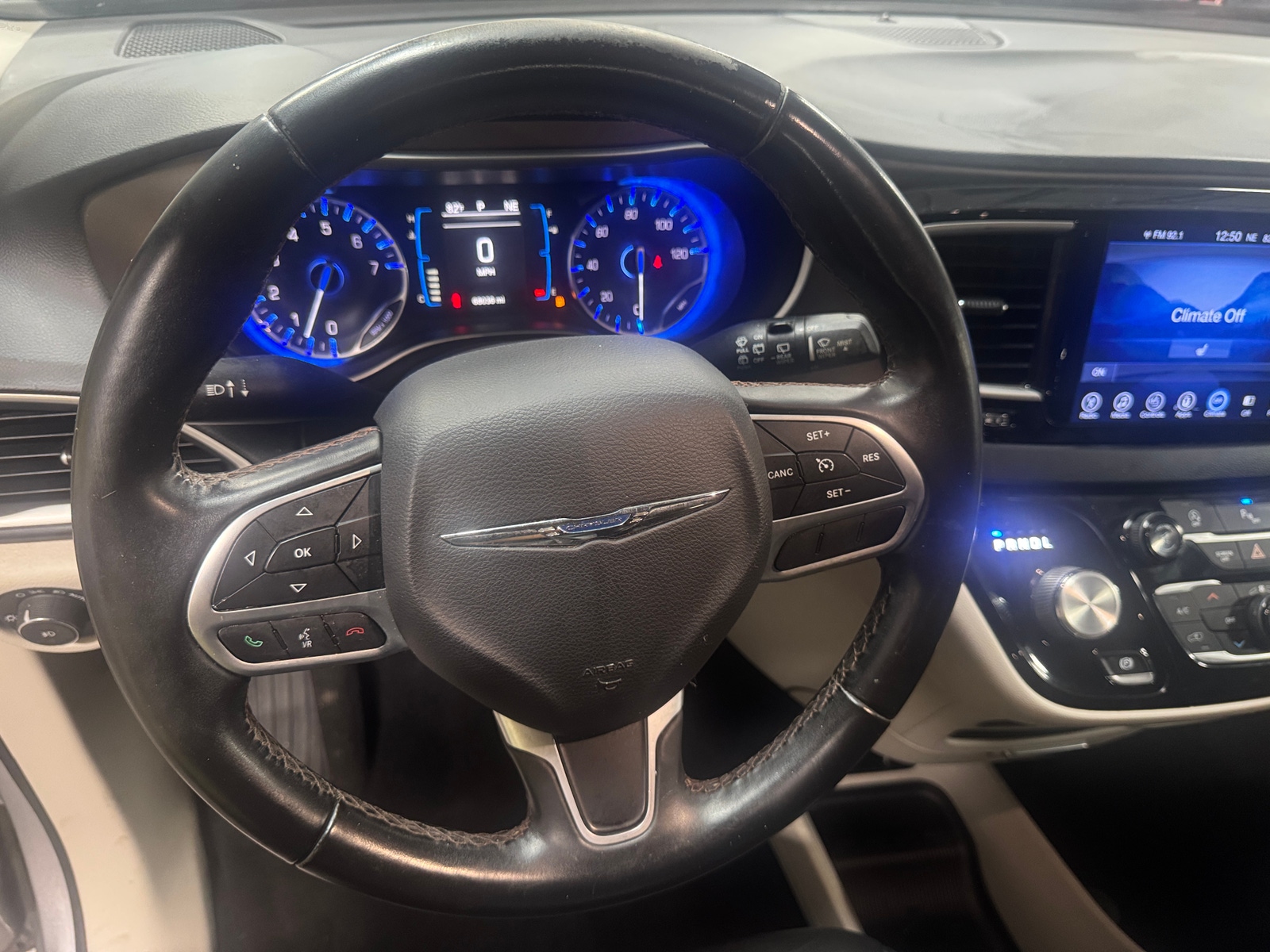 Thumbnail: 2017 Chrysler Pacifica - 4