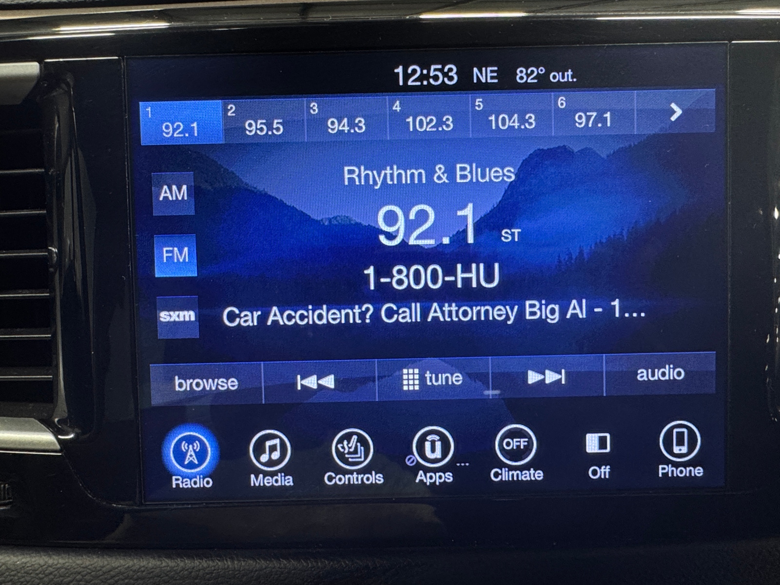Thumbnail: 2017 Chrysler Pacifica - 3