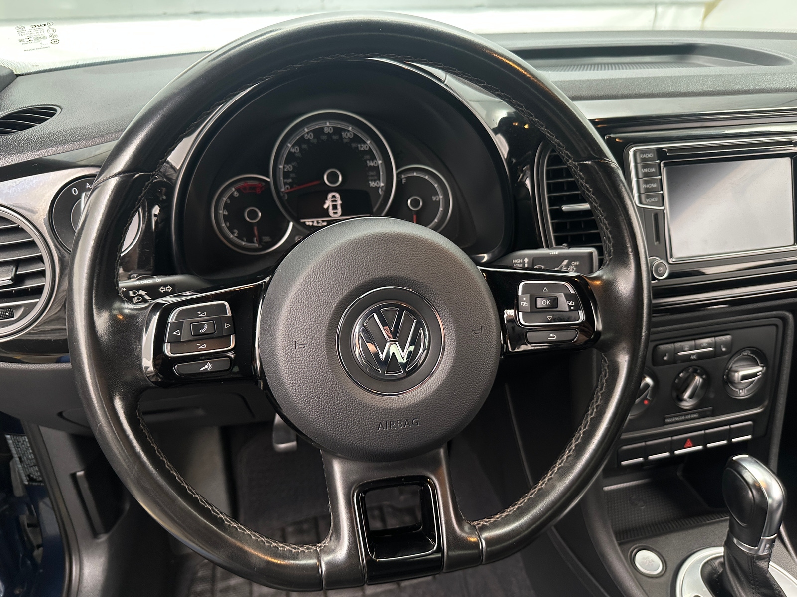 Thumbnail: 2018 Volkswagen Beetle - 5