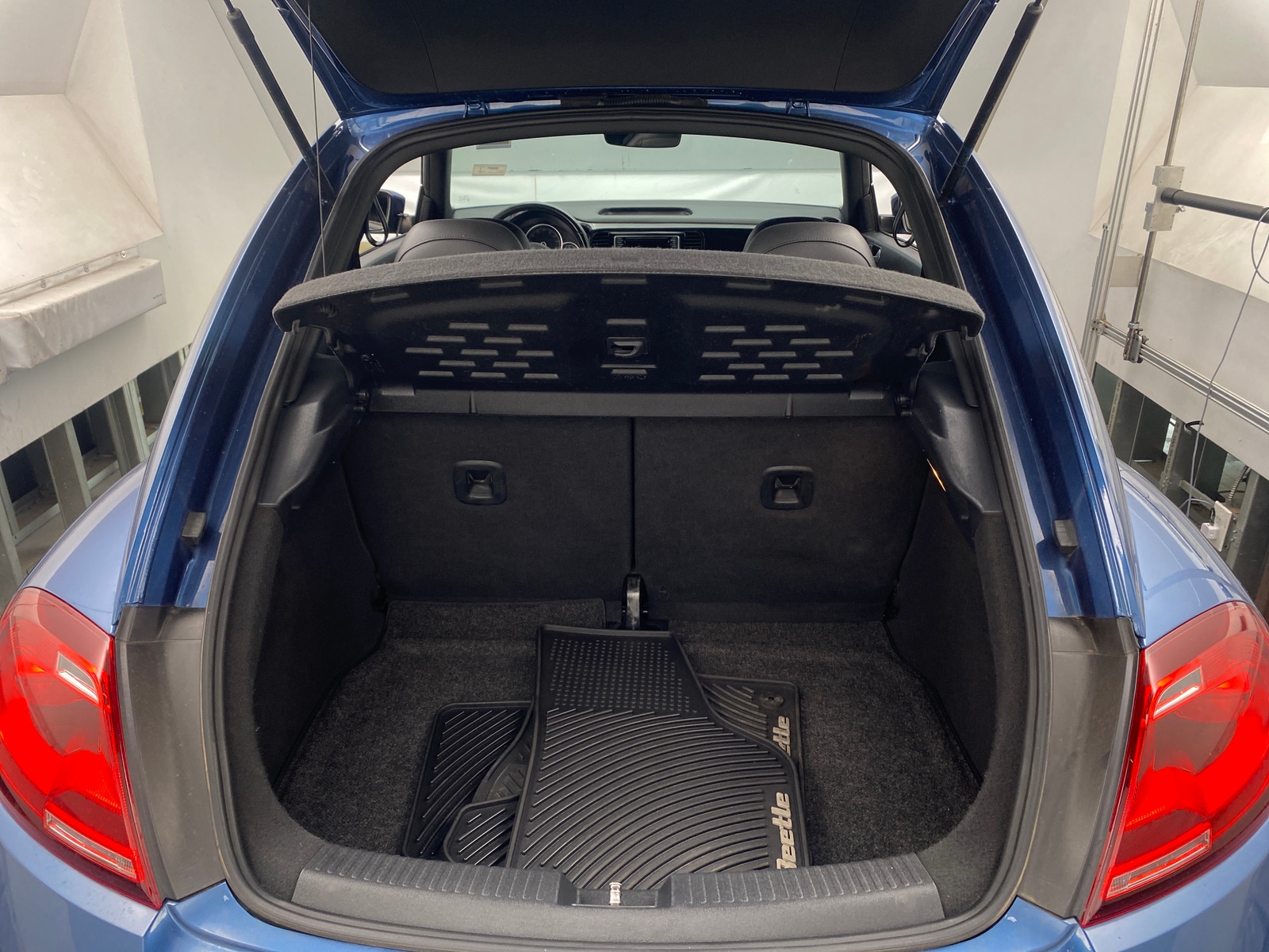 Thumbnail: 2018 Volkswagen Beetle - 6