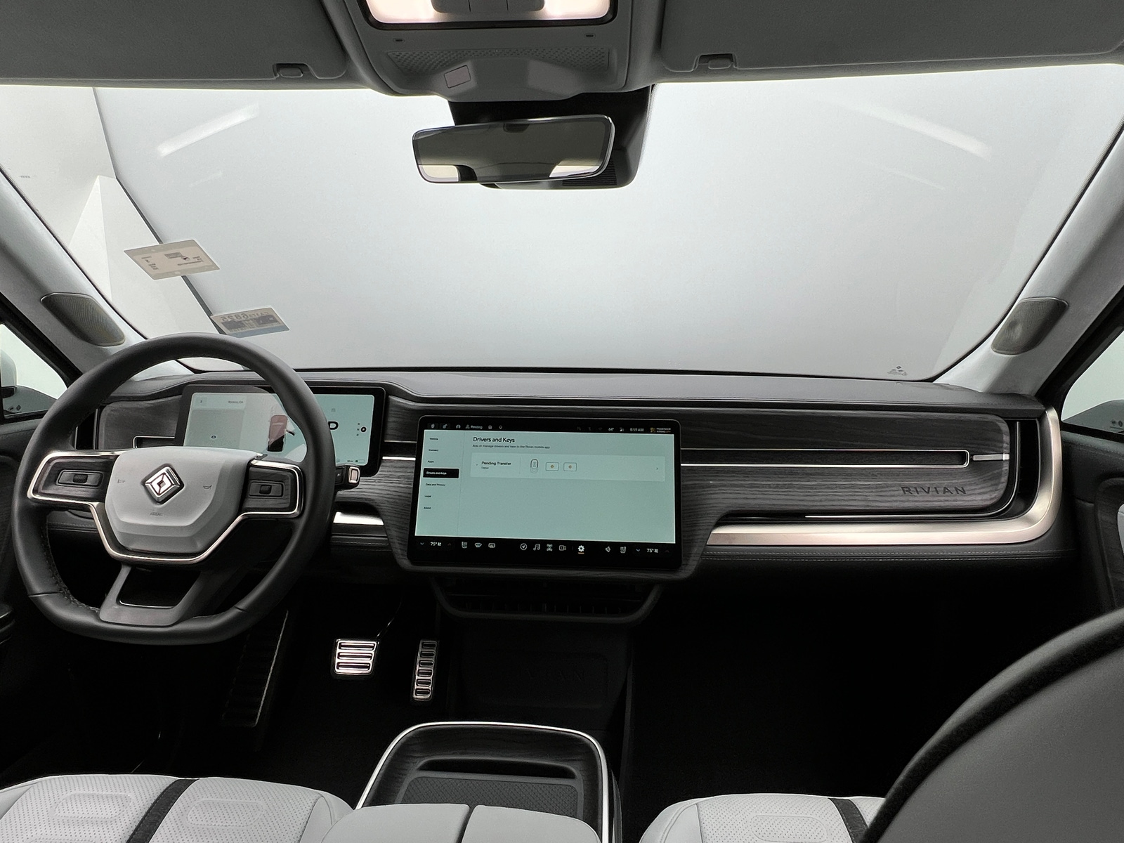 Thumbnail: 2023 Rivian R1S - 2