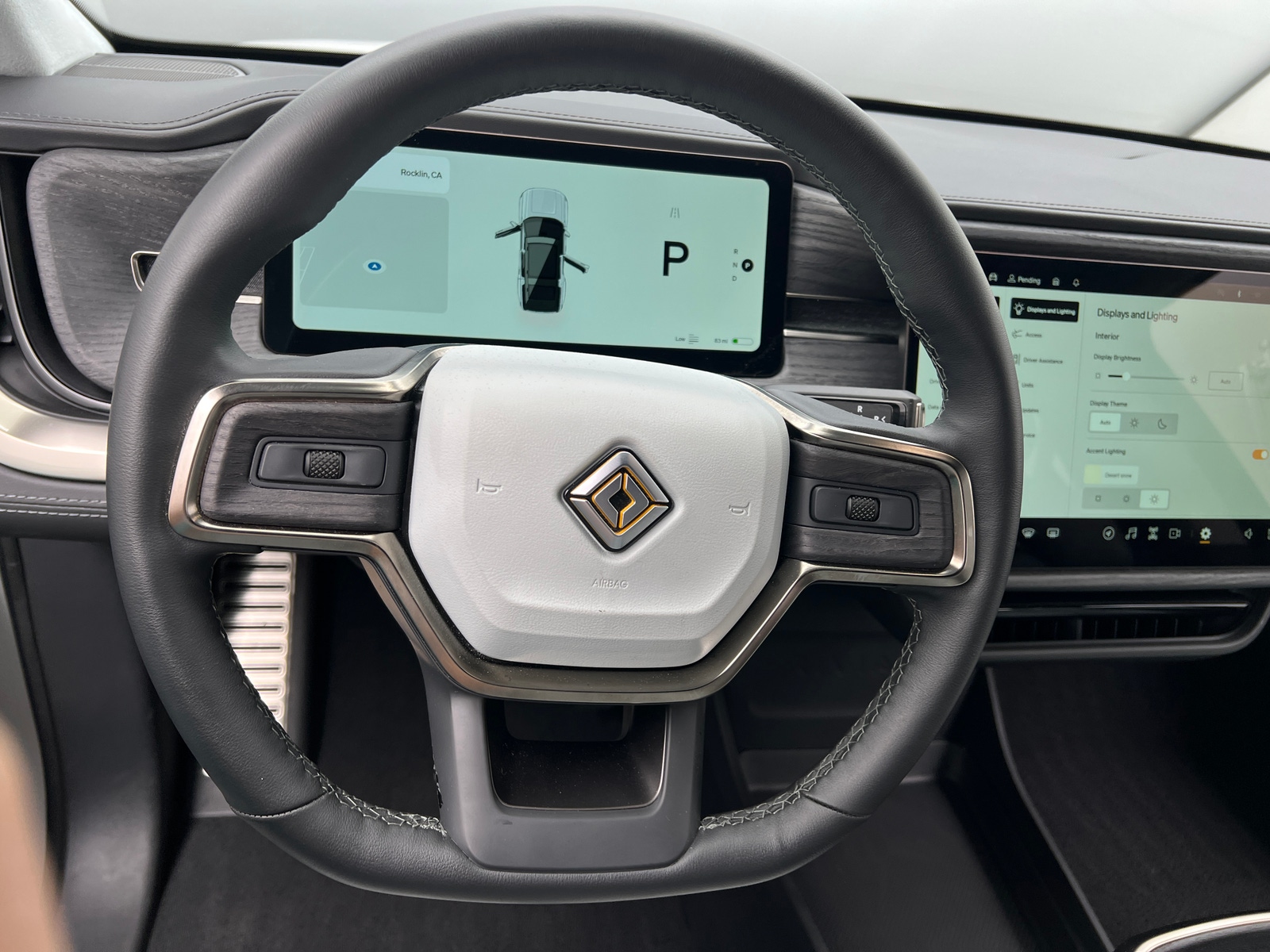 Thumbnail: 2023 Rivian R1S - 4