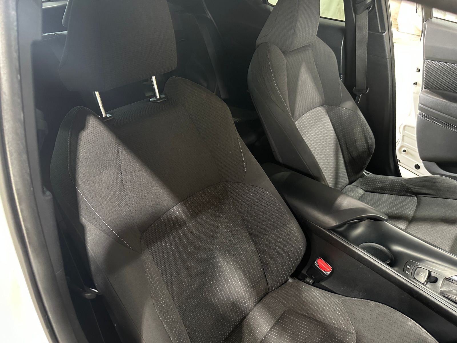 Thumbnail: 2018 Toyota C-HR - 2