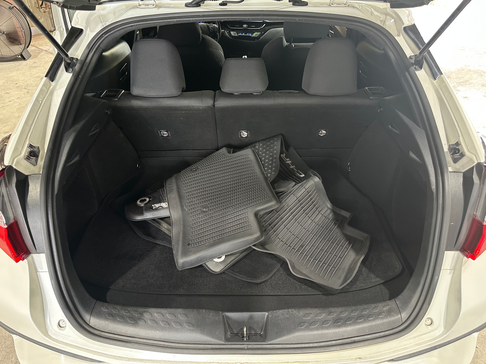 Thumbnail: 2018 Toyota C-HR - 7