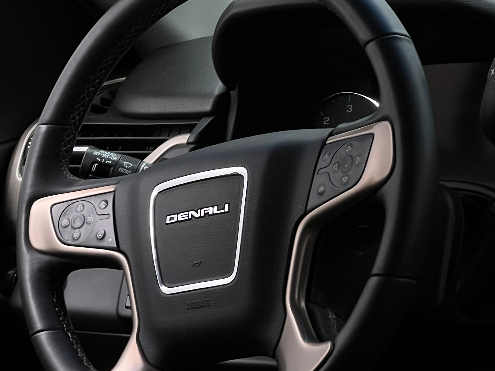 Thumbnail: 2017 GMC Yukon XL - 4
