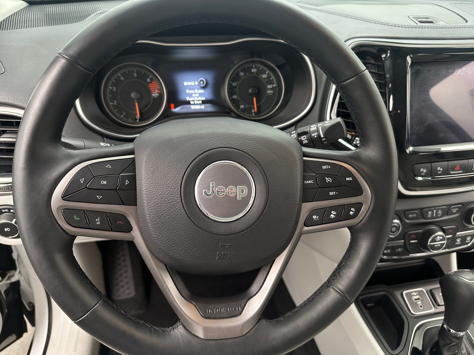Thumbnail: 2019 Jeep Cherokee - 4