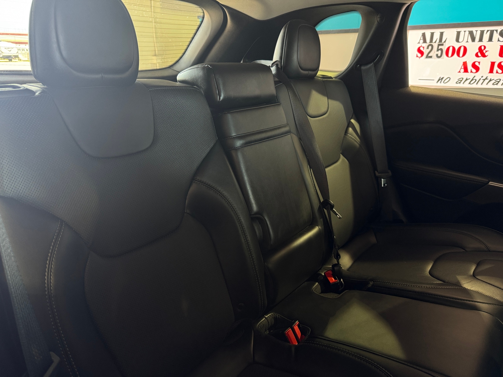 Thumbnail: 2019 Jeep Cherokee - 6