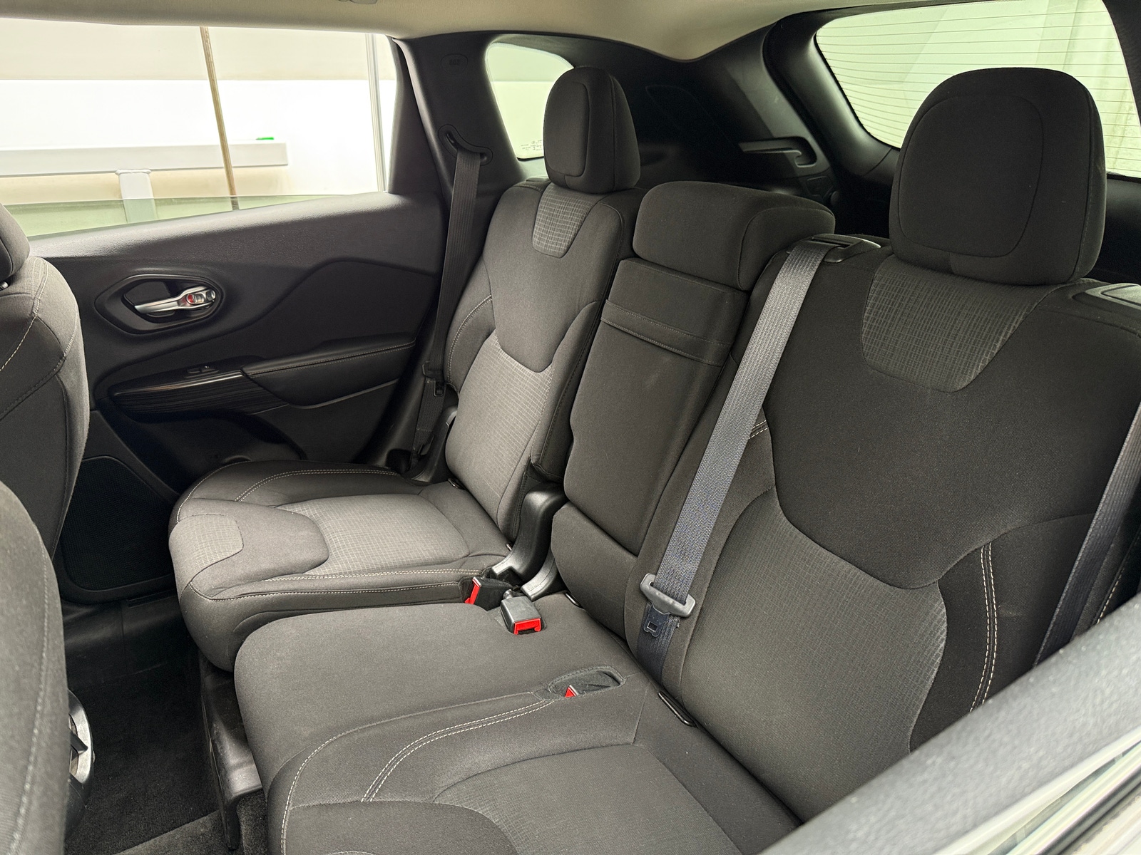 Thumbnail: 2015 Jeep Cherokee - 6