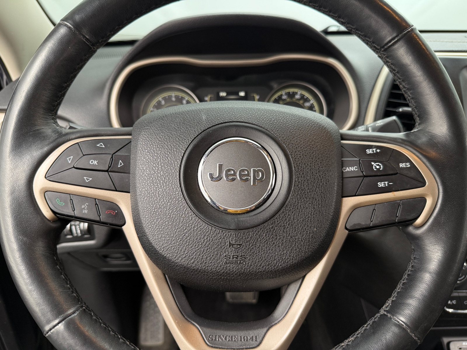 Thumbnail: 2015 Jeep Cherokee - 5
