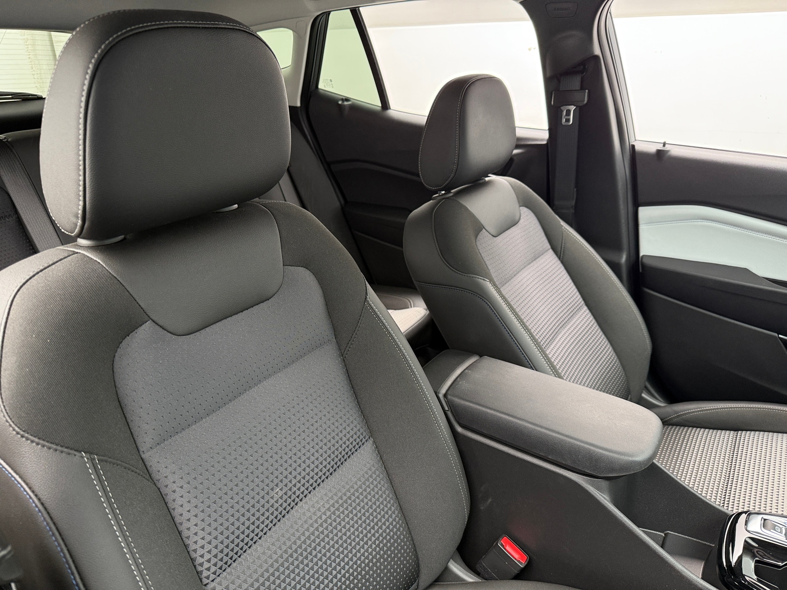 Thumbnail: 2025 Chevrolet Trax - 2
