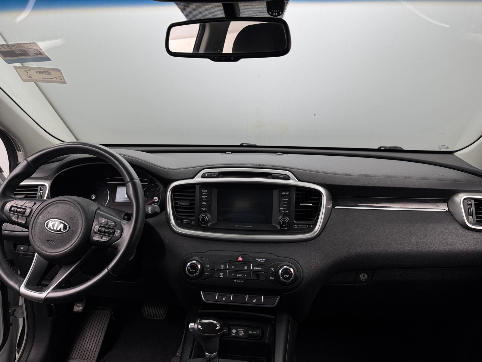 Thumbnail: 2017 Kia Sorento - 3