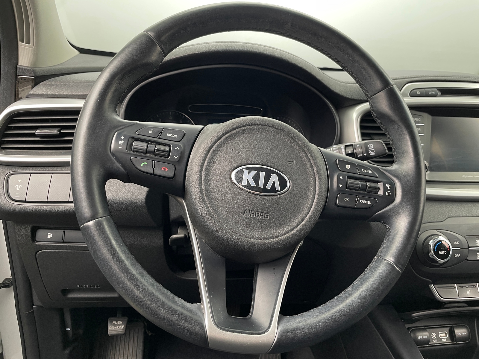 Thumbnail: 2017 Kia Sorento - 5