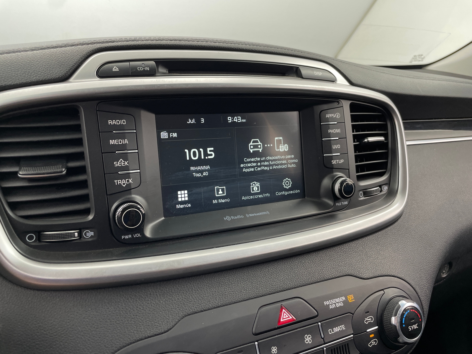 Thumbnail: 2017 Kia Sorento - 4
