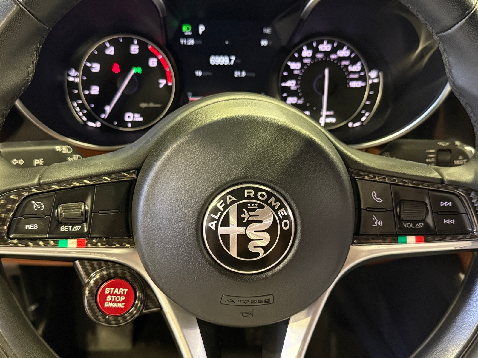 Thumbnail: 2017 Alfa Romeo Giulia - 4