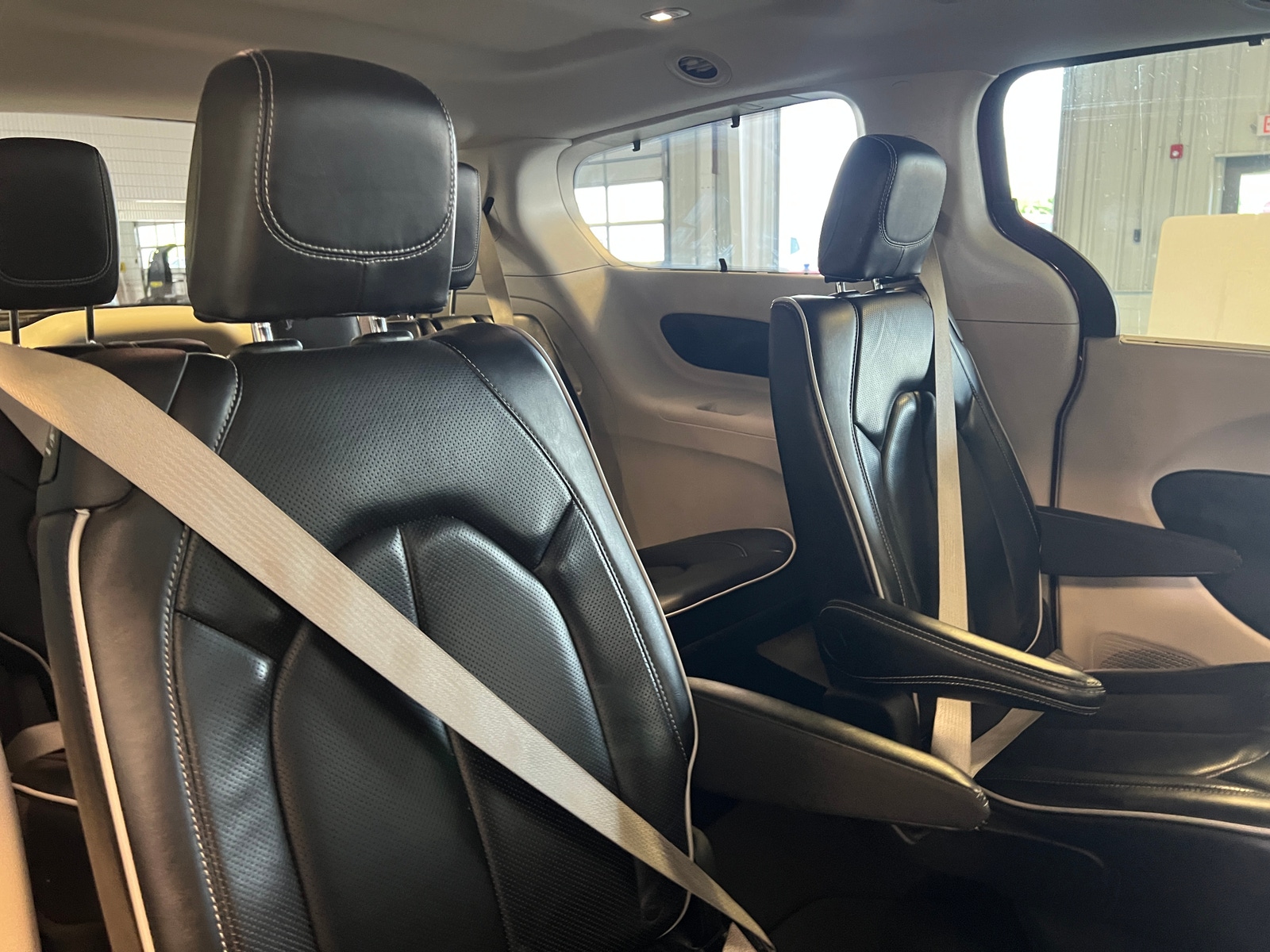 Thumbnail: 2023 Chrysler Pacifica - 5