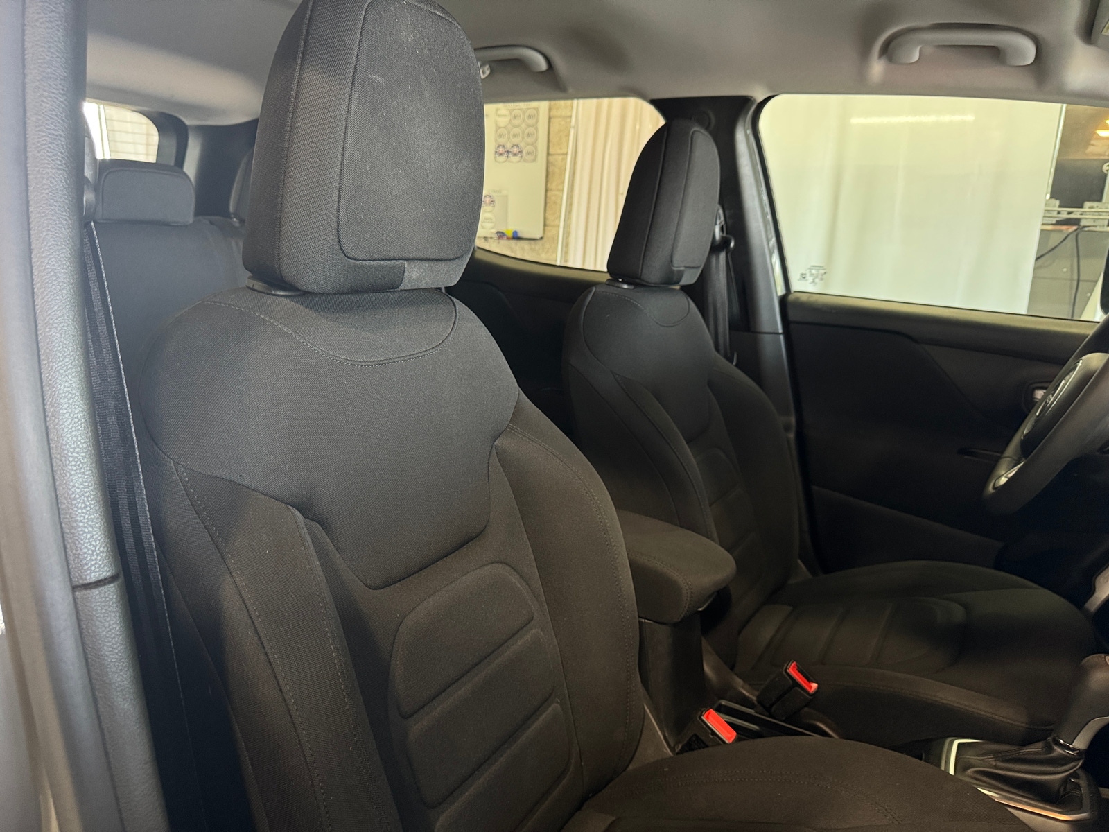 Thumbnail: 2019 Jeep Renegade - 2