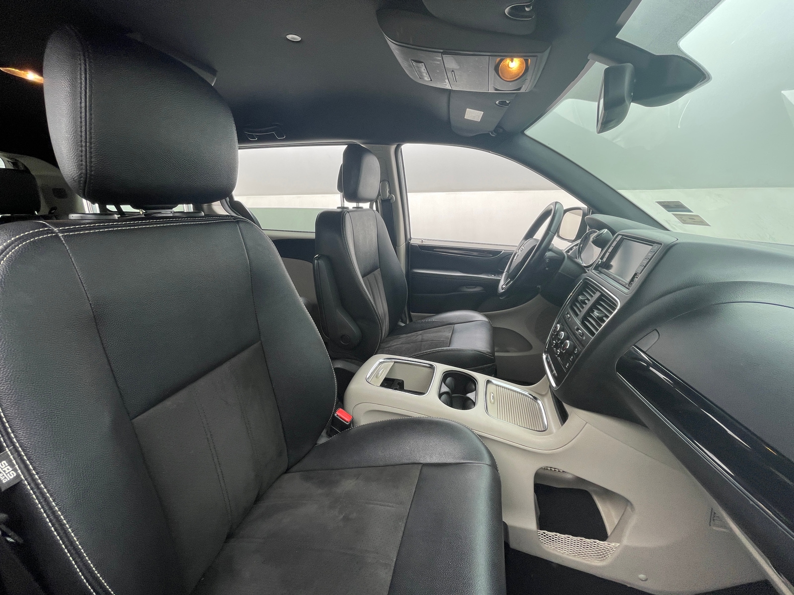 Thumbnail: 2019 Dodge Grand Caravan - 2
