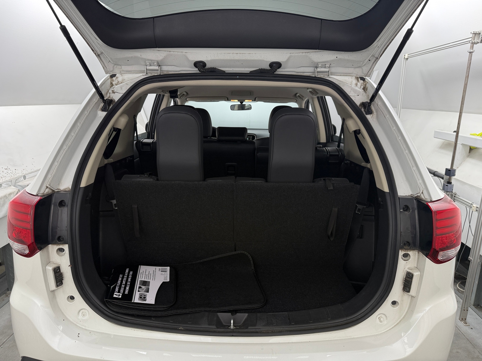 Thumbnail: 2019 Mitsubishi Outlander - 7