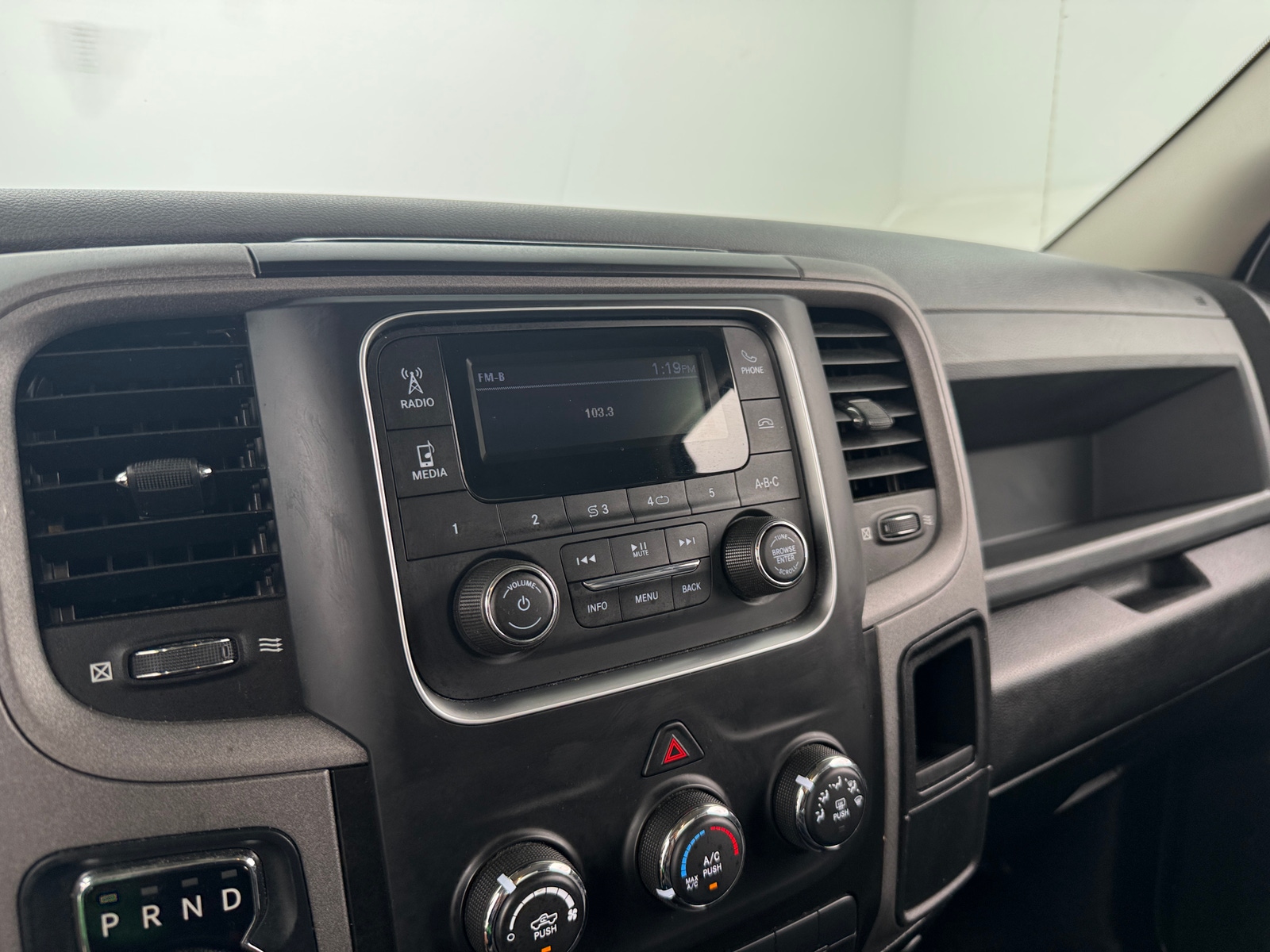 Thumbnail: 2019 RAM 1500 Classic - 4
