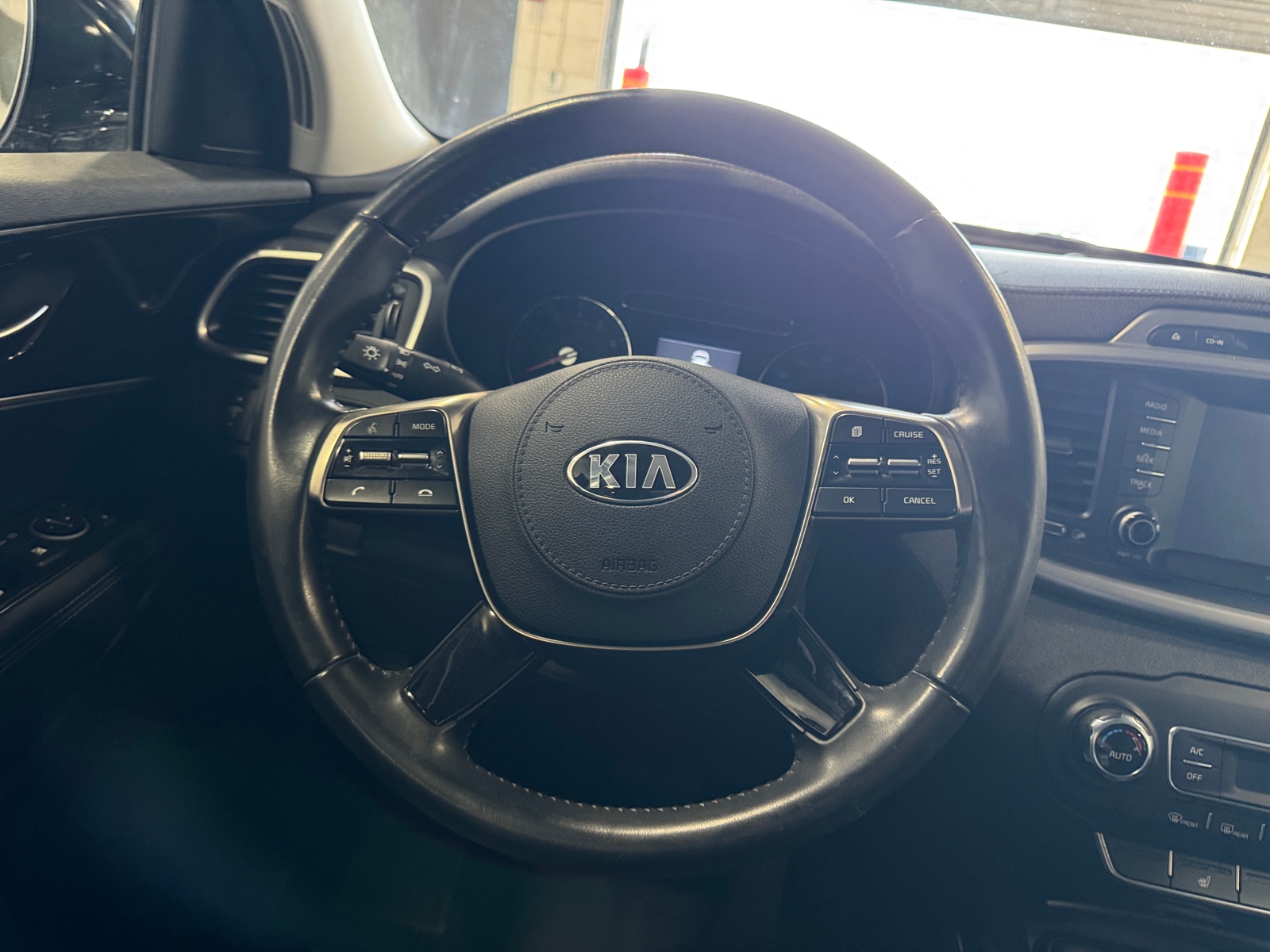 Thumbnail: 2019 Kia Sorento - 5