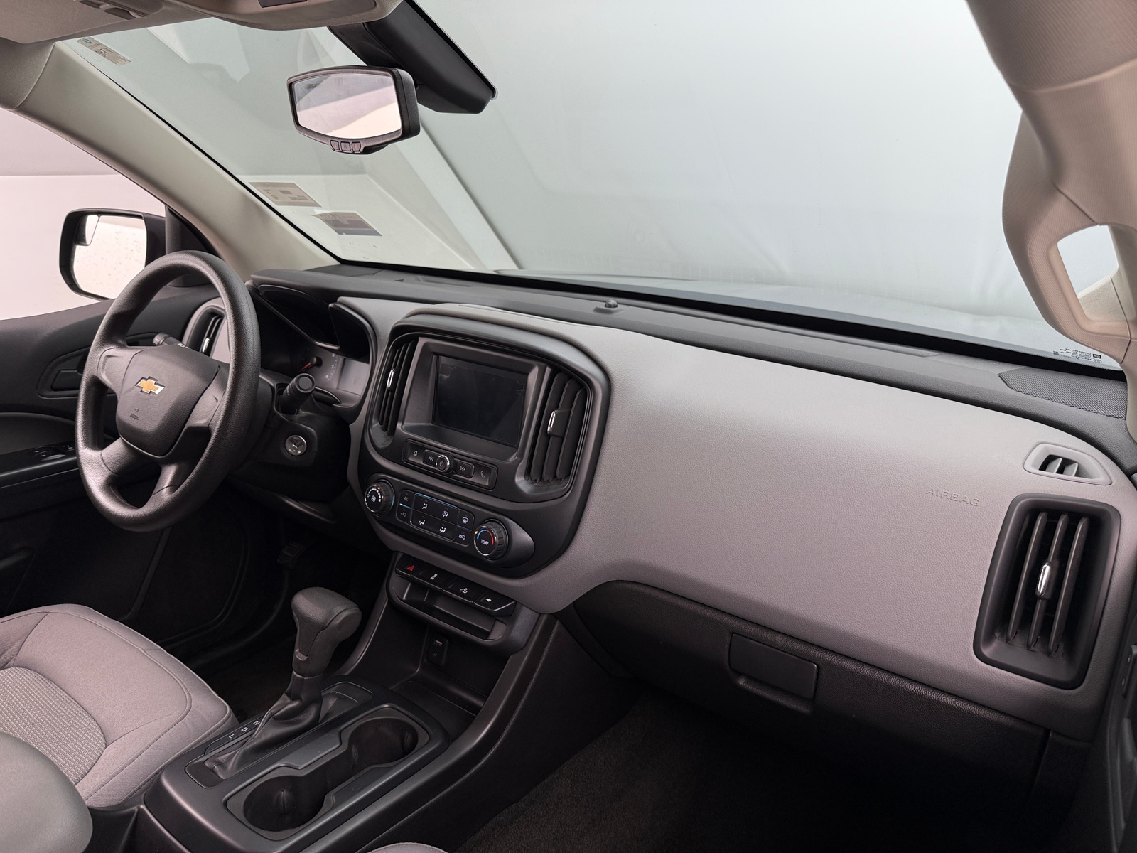 Thumbnail: 2017 Chevrolet Colorado - 3