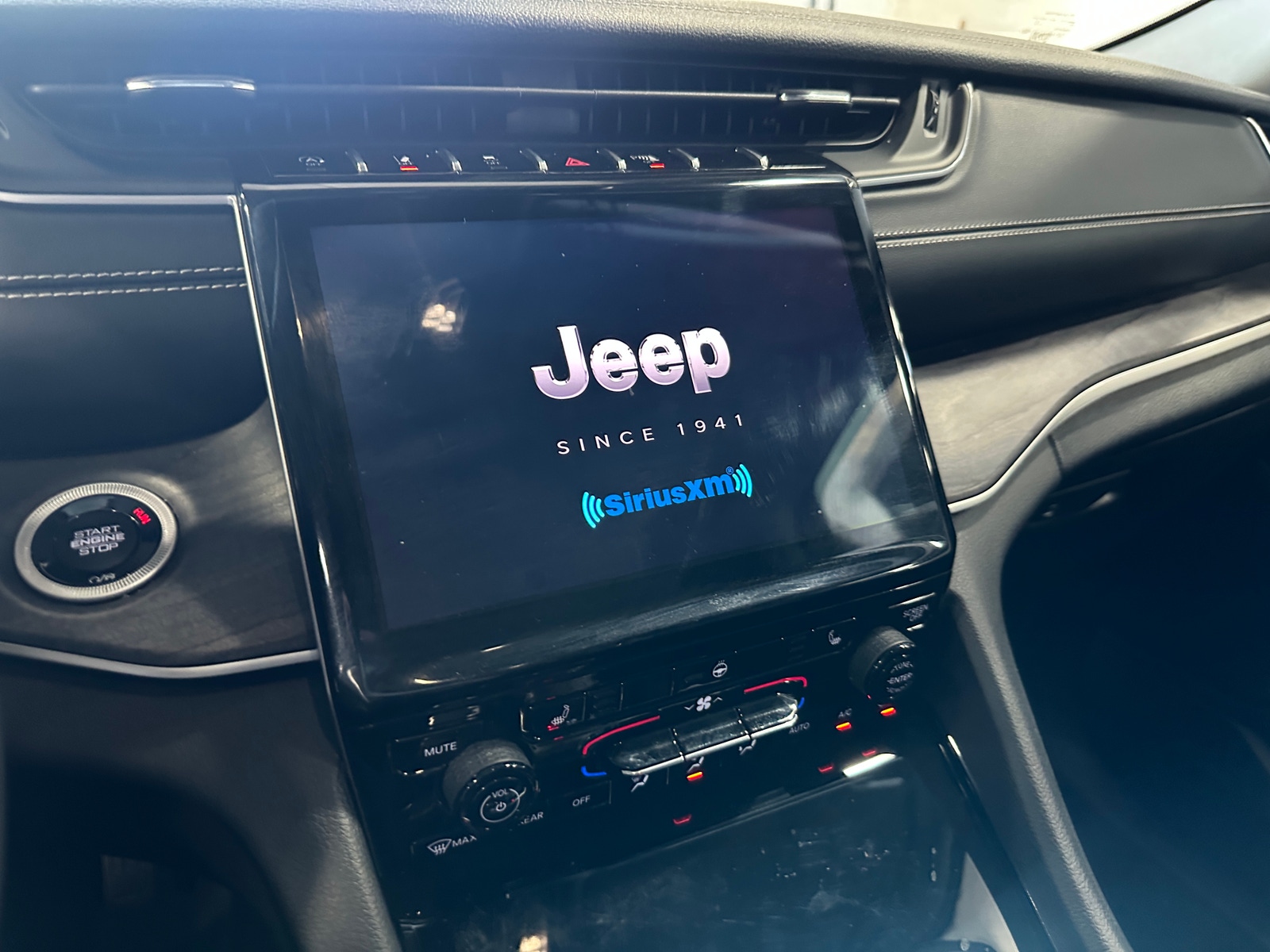 Thumbnail: 2023 Jeep Grand Cherokee - 3