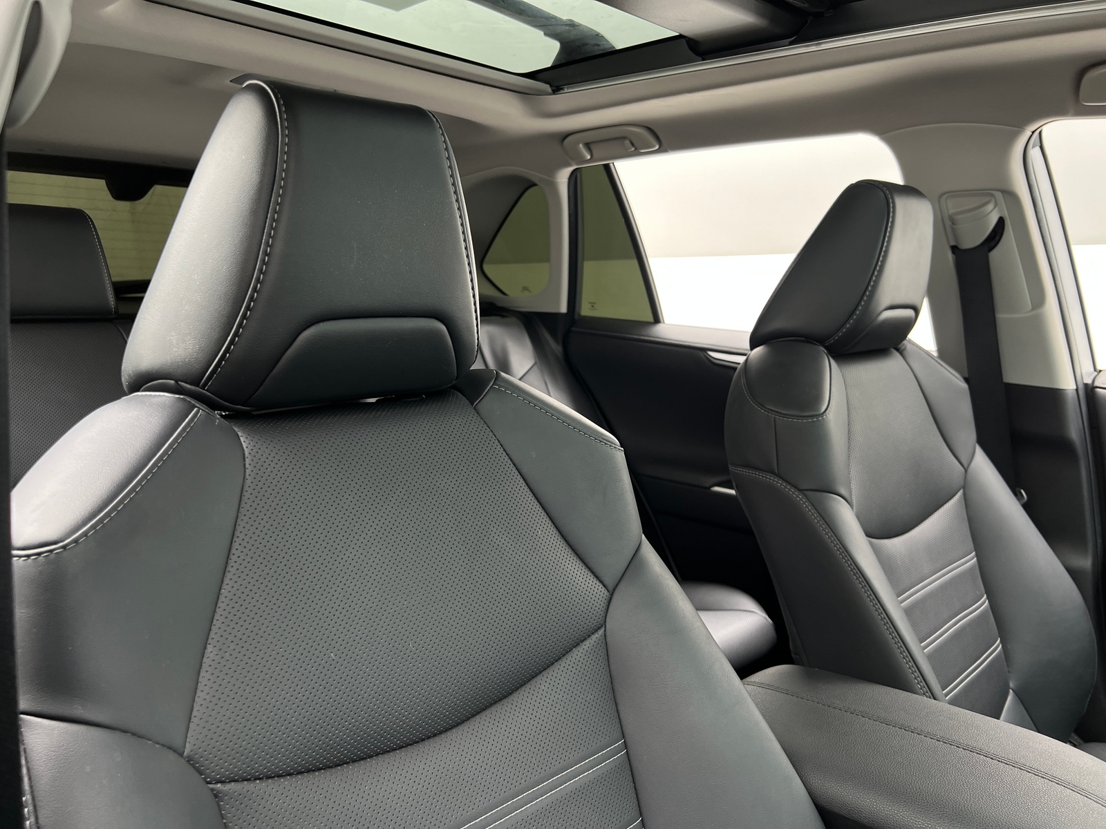 Thumbnail: 2022 Toyota RAV4 - 2