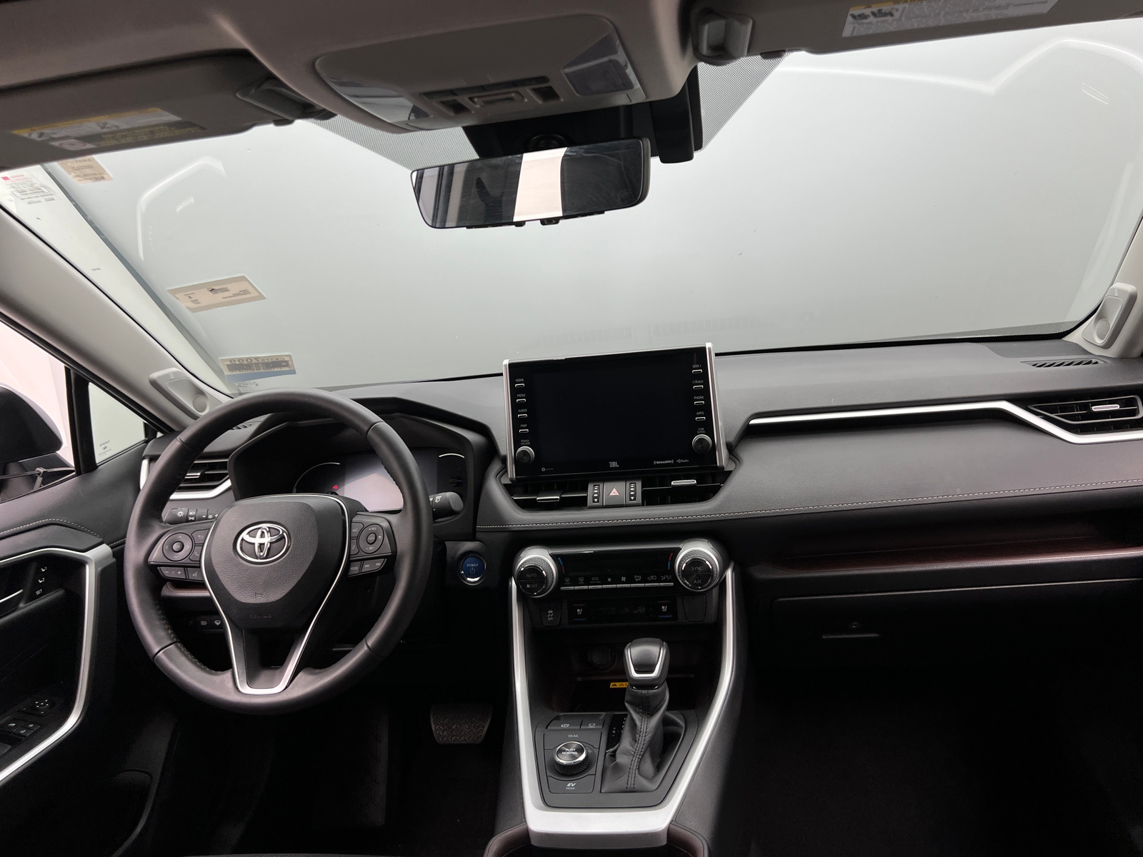 Thumbnail: 2022 Toyota RAV4 - 3