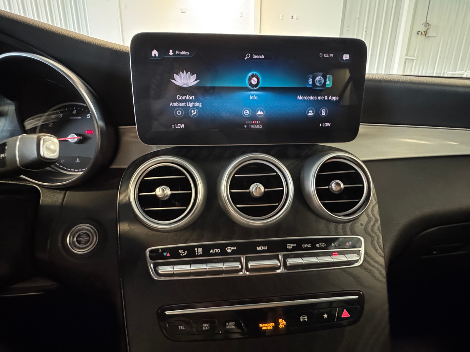 Thumbnail: 2022 Mercedes-Benz GLC - 3