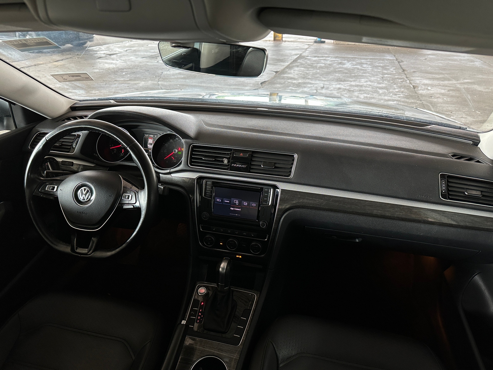 Thumbnail: 2018 Volkswagen Passat - 2