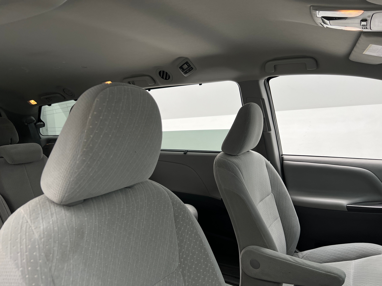 Thumbnail: 2017 Toyota Sienna - 2