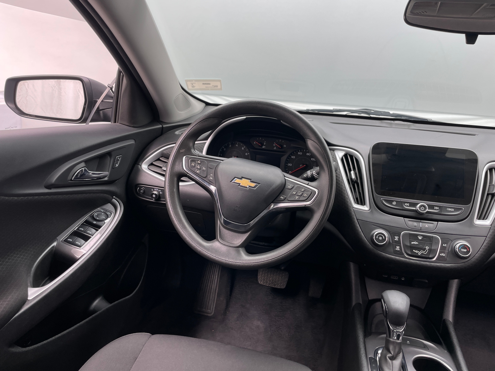 Thumbnail: 2023 Chevrolet Malibu - 5