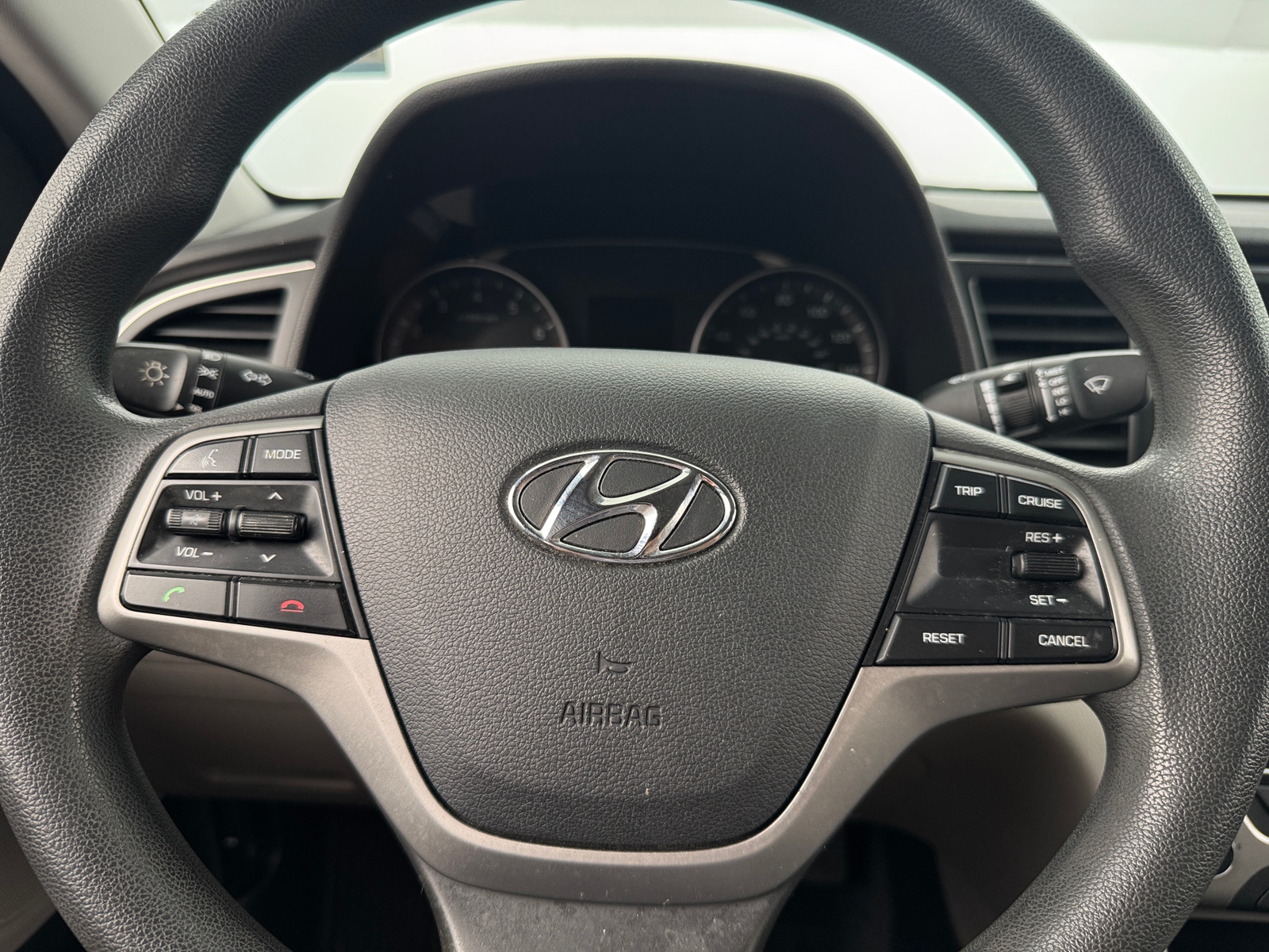 Thumbnail: 2017 Hyundai Elantra - 5