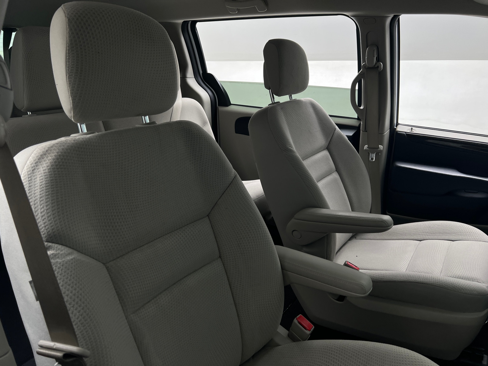 Thumbnail: 2018 Dodge Grand Caravan - 2
