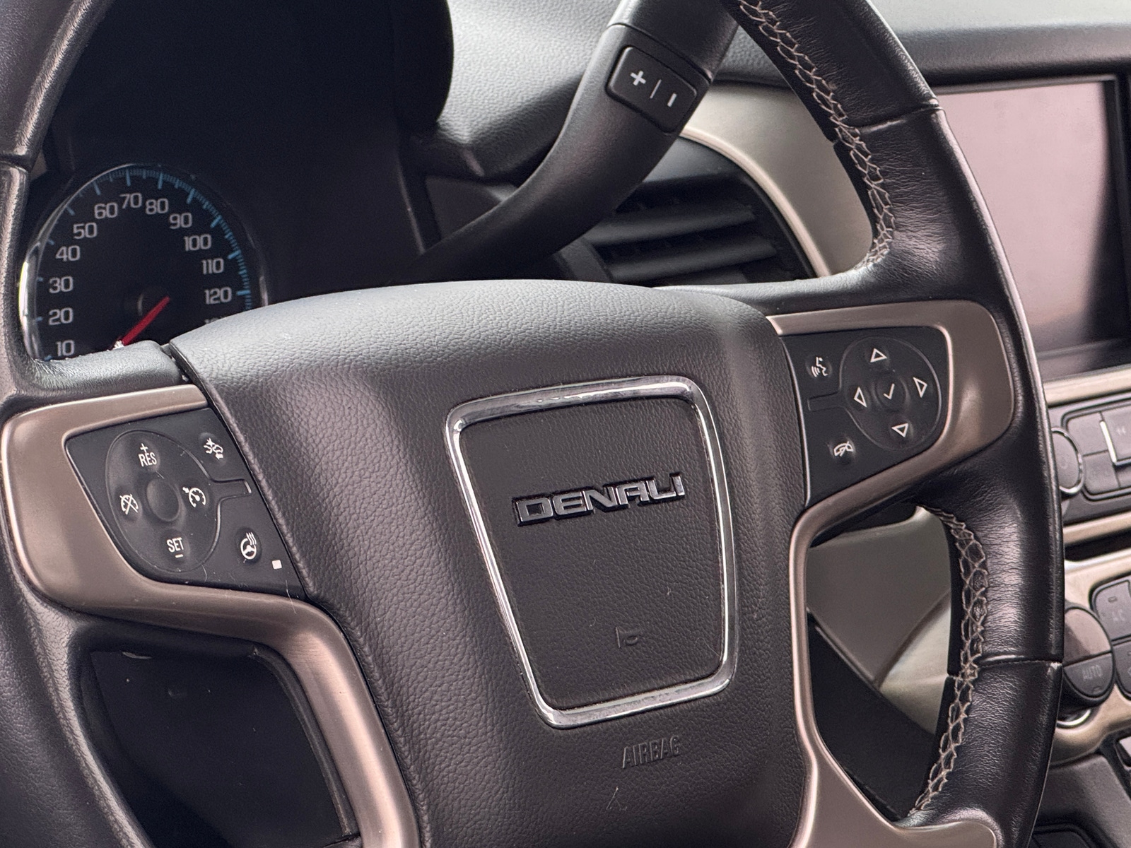 Thumbnail: 2020 GMC Yukon XL - 4