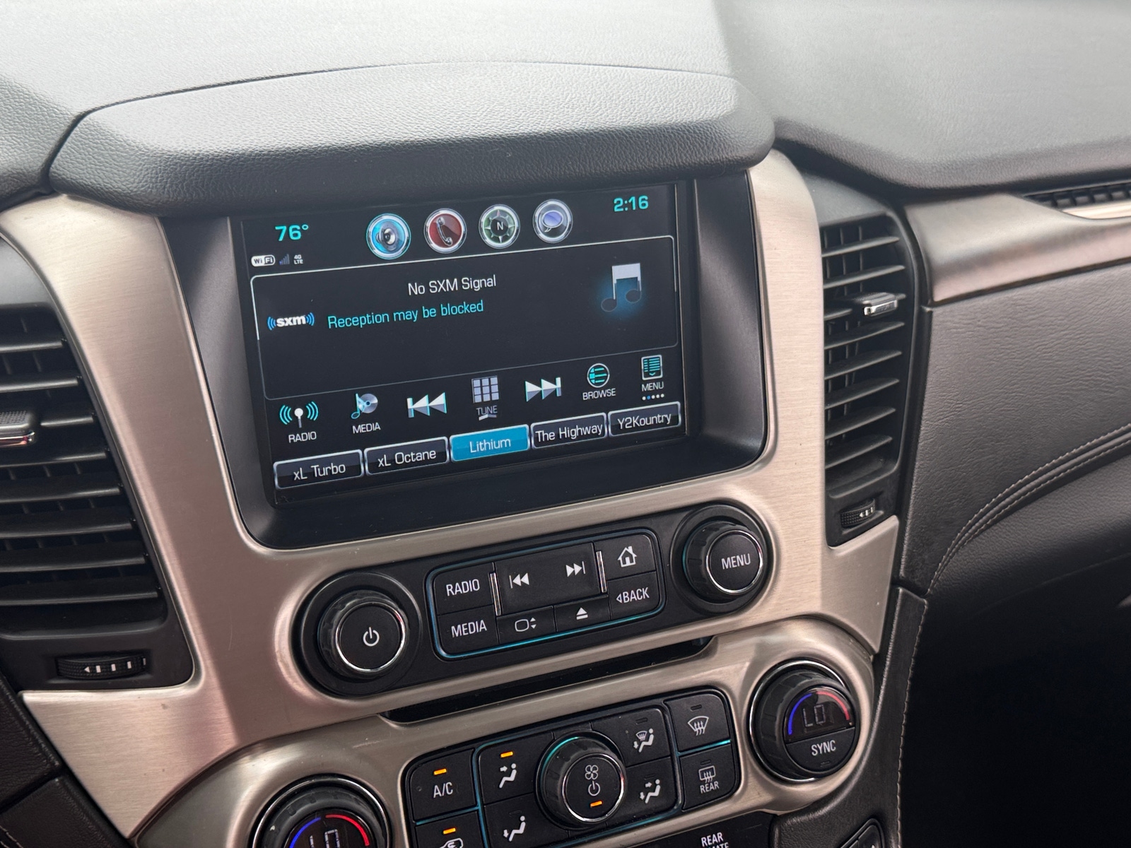 Thumbnail: 2020 GMC Yukon XL - 3