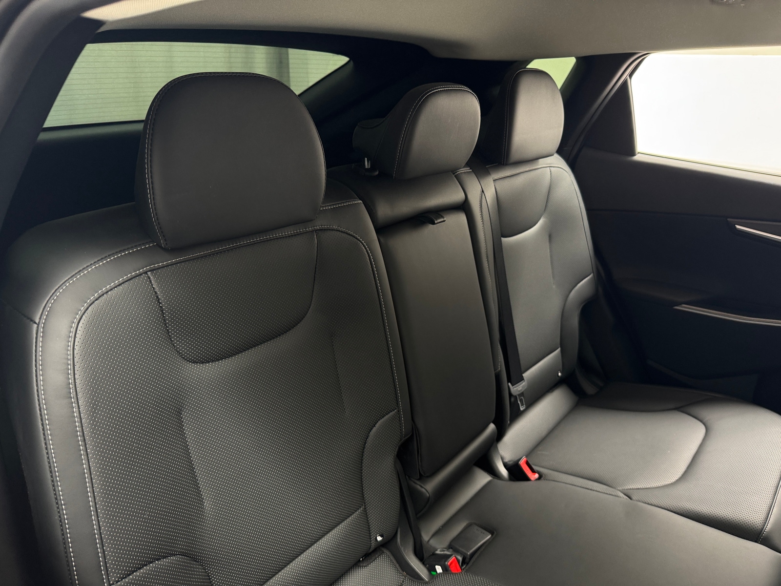 Thumbnail: 2022 Kia EV6 - 5