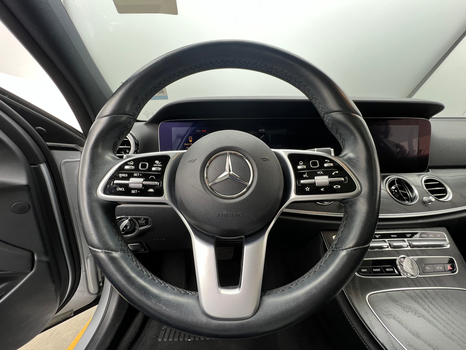 Thumbnail: 2019 Mercedes-Benz E-Class - 4