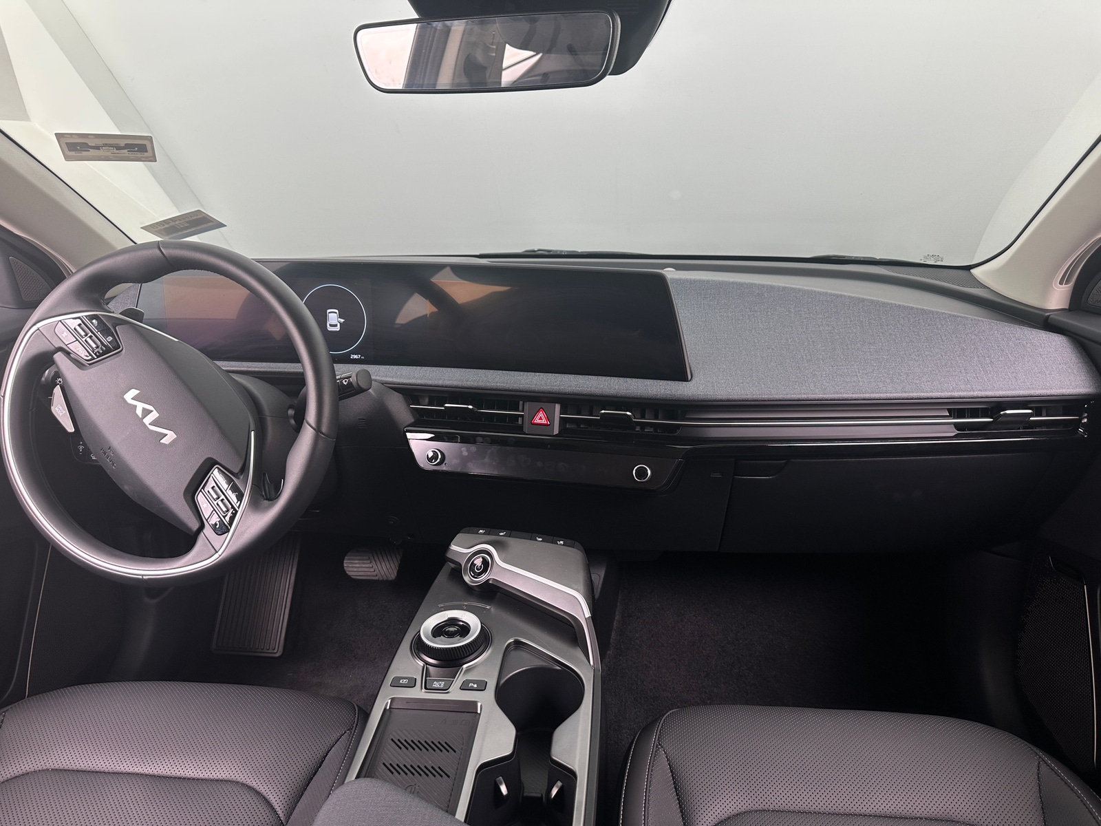 Thumbnail: 2023 Kia EV6 - 2