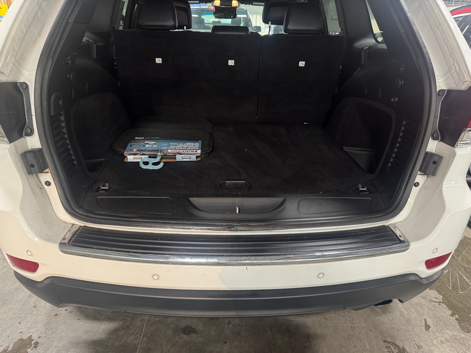 Thumbnail: 2020 Jeep Grand Cherokee - 6