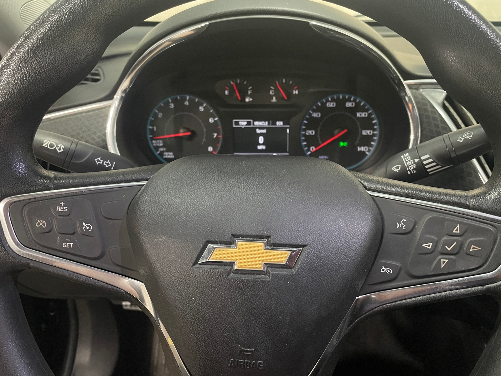 Thumbnail: 2017 Chevrolet Malibu - 5