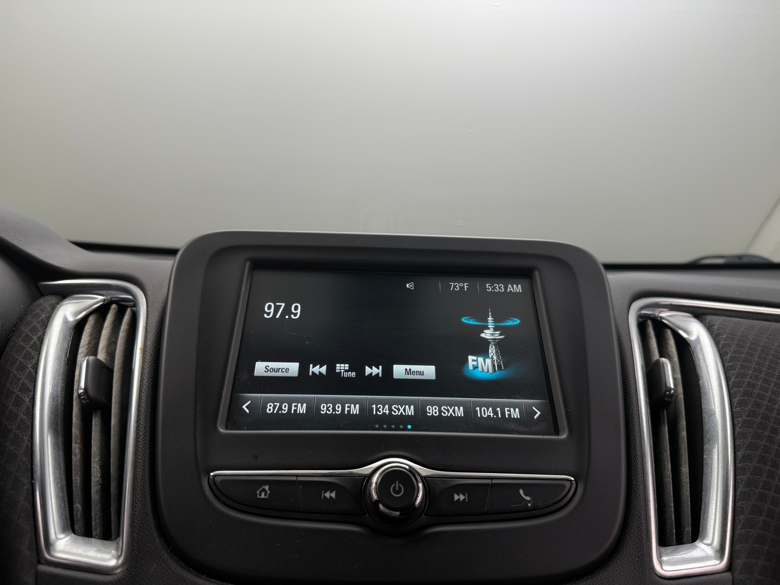 Thumbnail: 2017 Chevrolet Malibu - 4