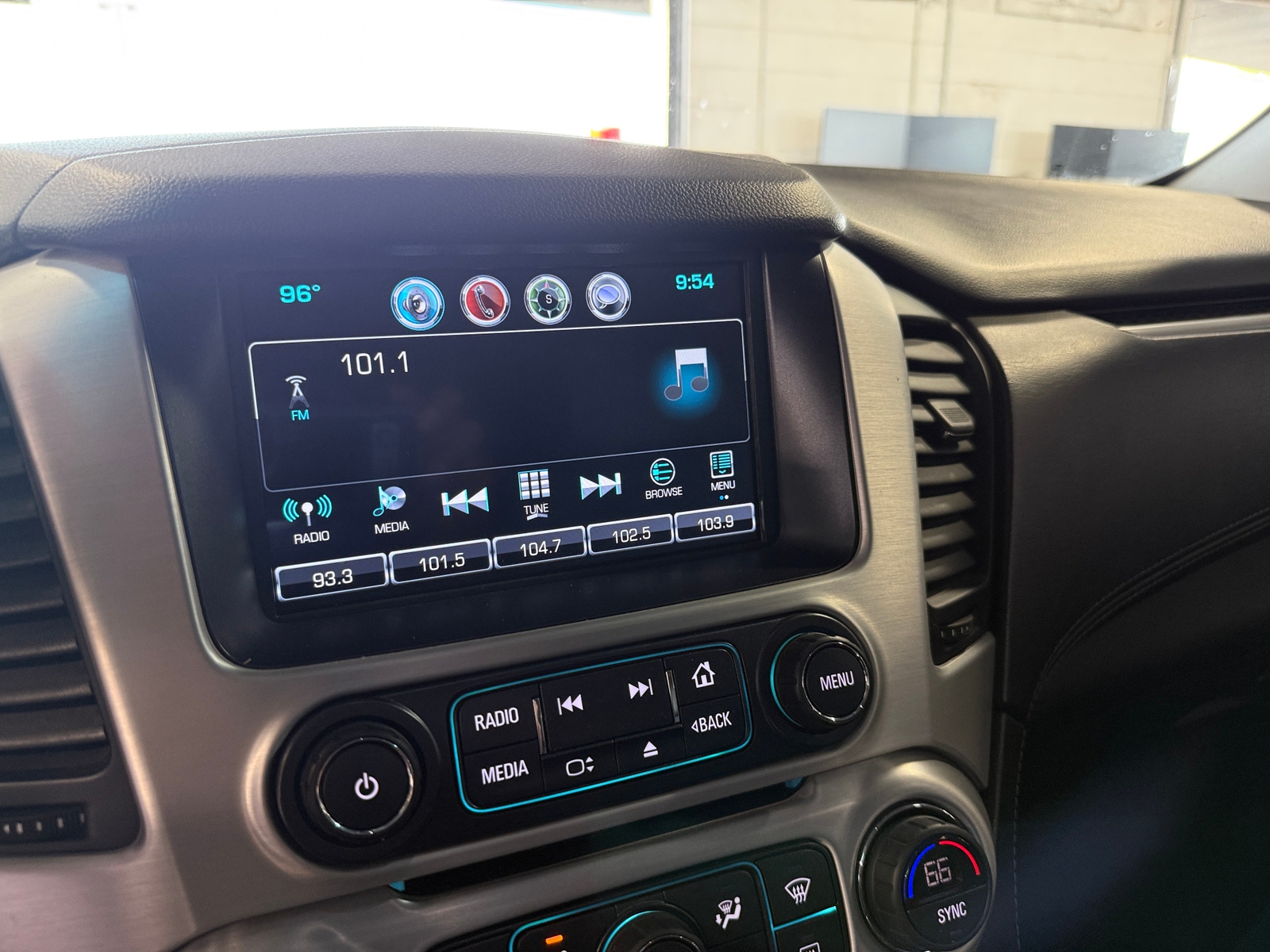 Thumbnail: 2019 GMC Yukon - 3
